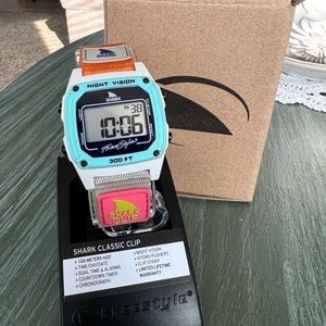 Freestyle shark watch